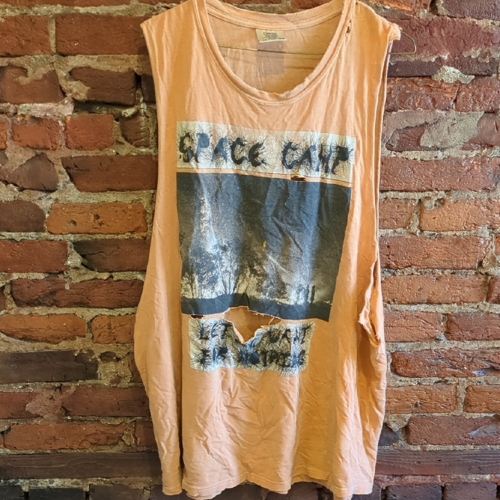 Space Camp Graphic Sleeveless Muscle Band Shirt - Peach